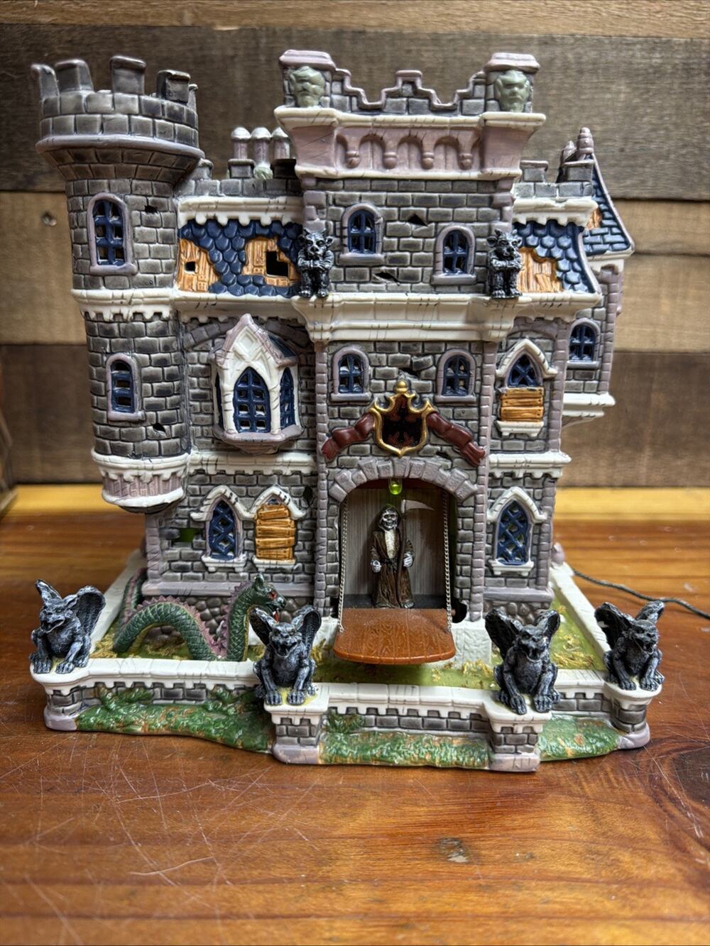 Spooky Town Lemax Castle on Spooky Hill Halloween In Box-only Lights And Sound